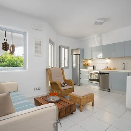 Albion, Cosy Two Storey Apartment, Stelida Naxos * Agios Prokopios (Naxos)