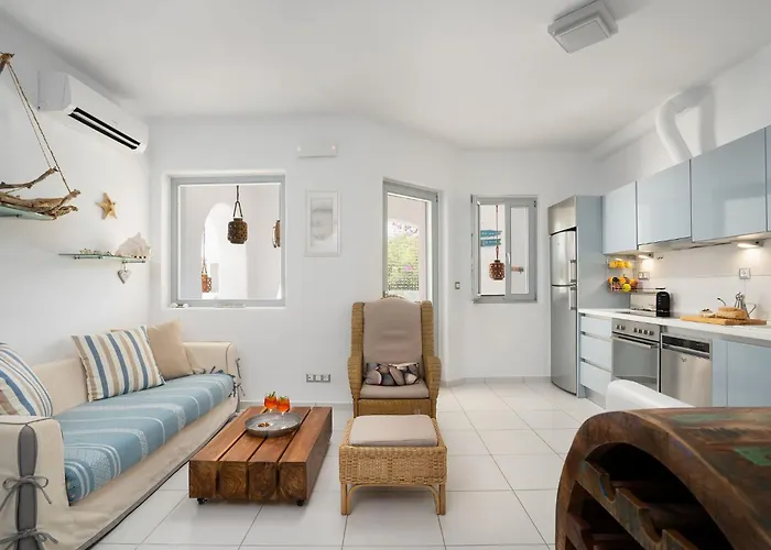 Albion, Cosy Two Storey Apartment, Stelida Naxos Дом отдыха Агиос-Прокопиос