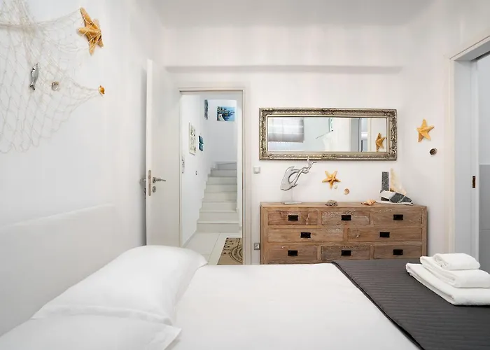 Albion, Cosy Two Storey Apartment, Stelida Naxos *