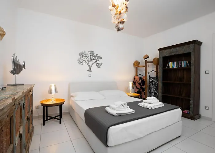 Albion, Cosy Two Storey Apartment, Stelida Naxos Дом отдыха Агиос-Прокопиос