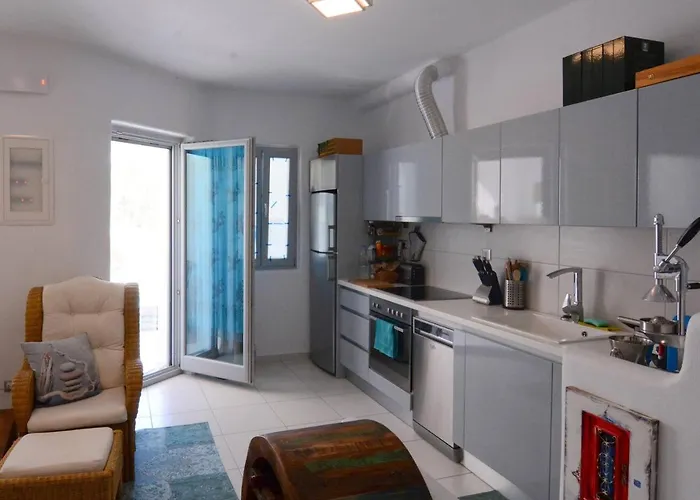 Дом отдыха Albion, Cosy Two Storey Apartment, Stelida Naxos Агиос-Прокопиос