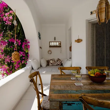 Albion, Cosy Two Storey Apartment, Stelida Naxos *